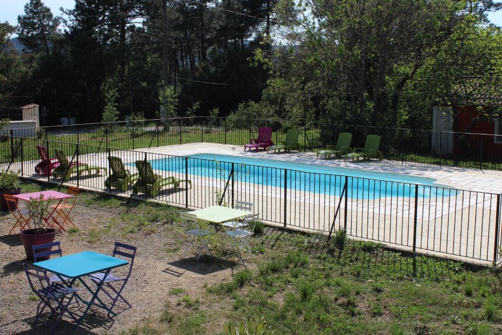 Hotel Le Couloubrier Le Muy Eksteriør billede